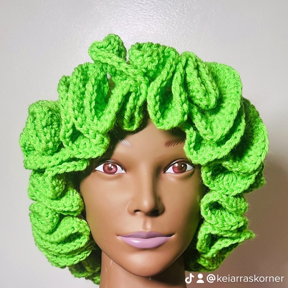 WOMENS HANDMADE RUFFLED HAT